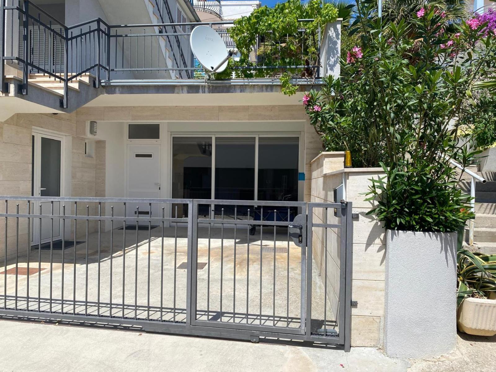 Villa Pina Tisno Apartment Zonsa 2 Pers Екстериор снимка